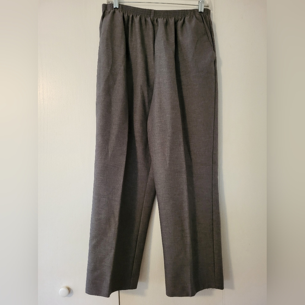 NWT Alfred Dunner Dark Grey Fit Relaxed Pant Sz 14